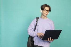 【春日部の凄腕整体院が解説】首には鞄がいいの？リュックがいいの？