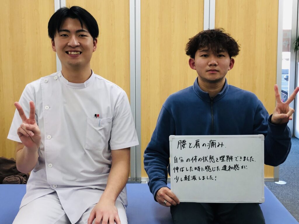 やぎはし整体院春日部店の宅島先生と患者様の写真